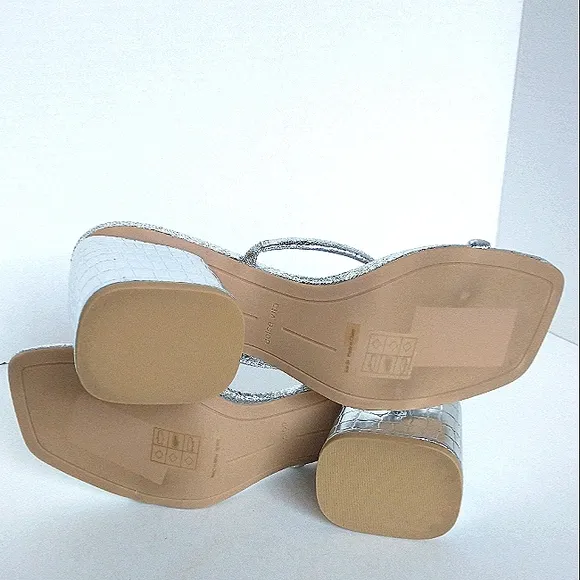 New w/o Box Dolce Vita Noxie Silver Cracked Textured Block Heel Sandals Size 8.5
