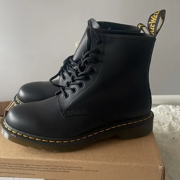 ✨NEW!✨Dr. Martens Vegan Jadon II Lace-Up Boots