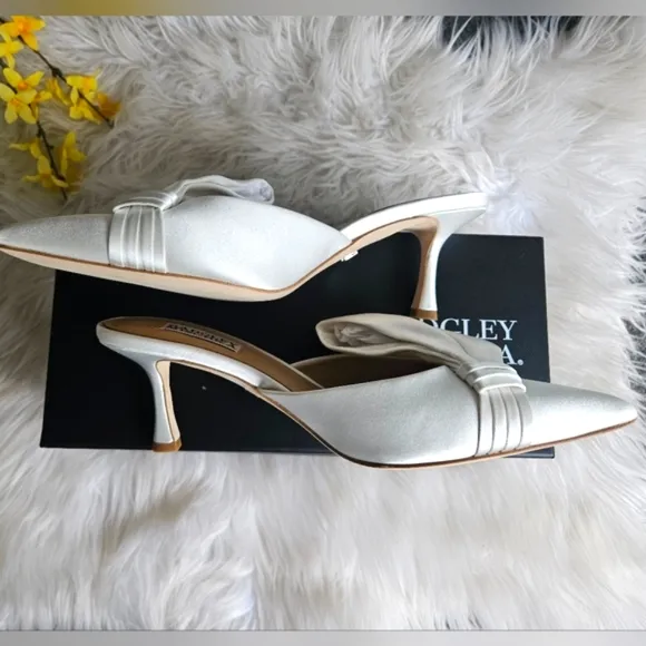 NIB Badgley Mischka 'Alaya' Pointed-Toe Mule, Size 7