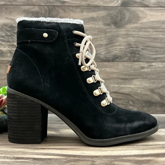 NIB Dr Scholls Loni Lace Up Combat Boots Bootie Heeled Black Suede
