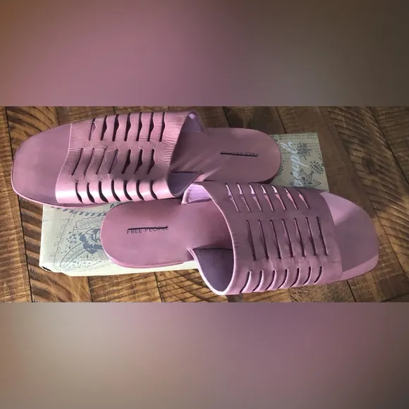 NIB Free People Slice of Sun Leather Slides in Watermelon Red Pink - Size 11