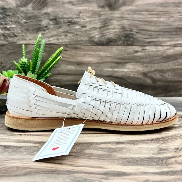 NIB Sbicca Tribbley Huarache Loafer Oxford Flats Sandal White Leather 9