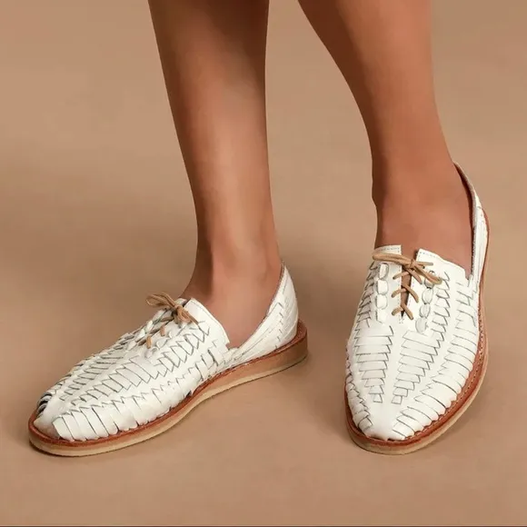 NIB Sbicca Tribbley Huarache Loafer Oxford Flats Sandal White Leather 9