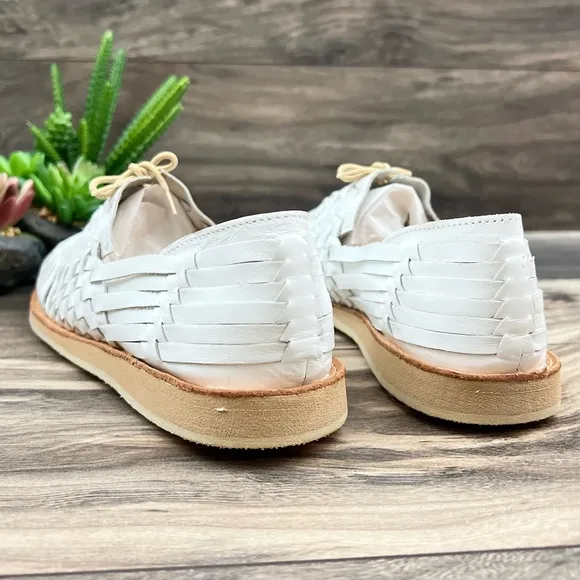 NIB Sbicca Tribbley Huarache Loafer Oxford Flats Sandal White Leather 9