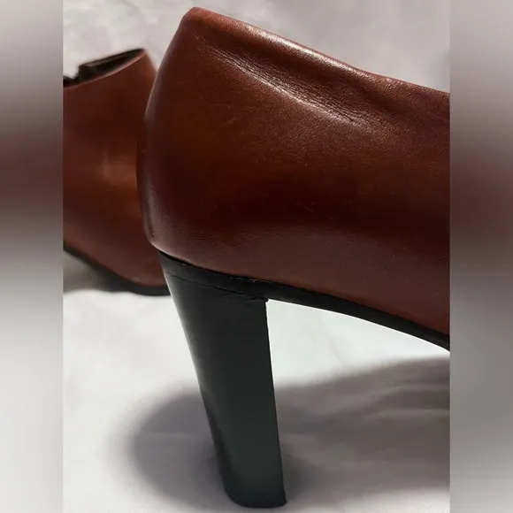 Nicole  Women’s Elegant Brown Leather Heeled Ankle Boots Size 8M
