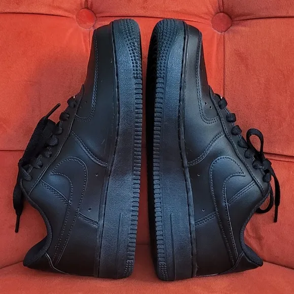 Nike Air Force 1 '07 LE Low Women Size 7.5