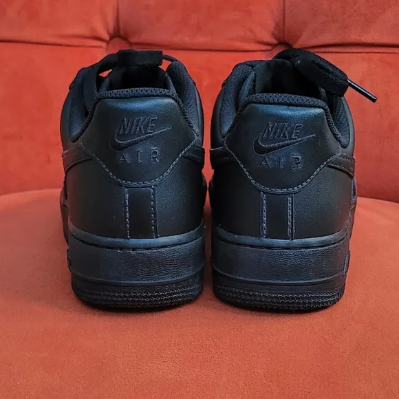 Nike Air Force 1 '07 LE Low Women Size 7.5
