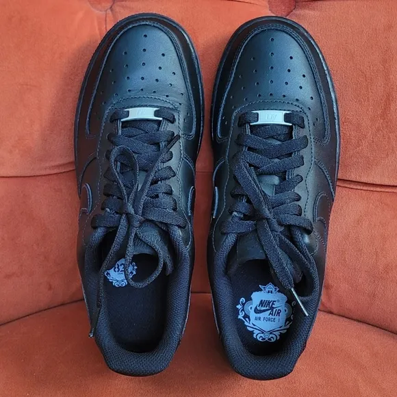 Nike Air Force 1 '07 LE Low Women Size 7.5