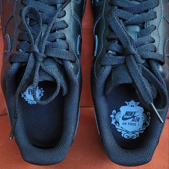 Nike Air Force 1 '07 LE Low Women Size 7.5