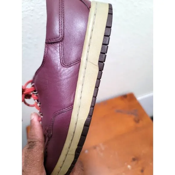 Nike Classic Men's Burgundy Leather Casual Shoes With Lace-Up Size 9