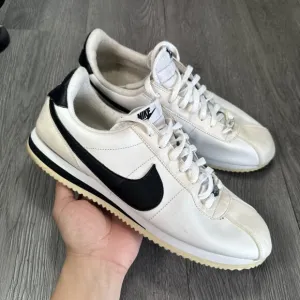 Nike Cortez Basic Leather White Black Shoes 819719-100 Men's Size 12 Pre-owned