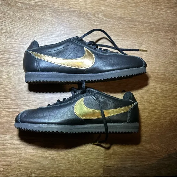 Nike Cortez Black Gold Leather Sneaker Shoes 807471-008 Youth 5 US 2015