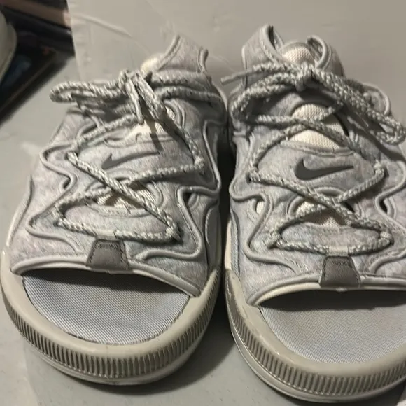 Nike Gray Athletic Sneakers with Textured Sole