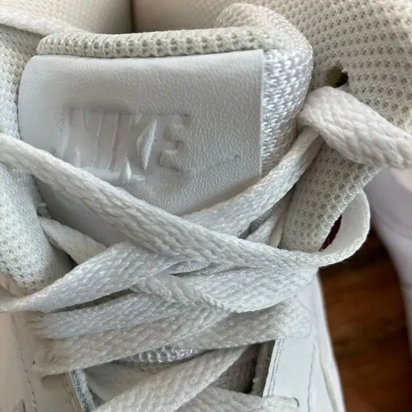 NIKE M7.5/W8.5 Unisex White Leather Sneakers High Tops Shoe