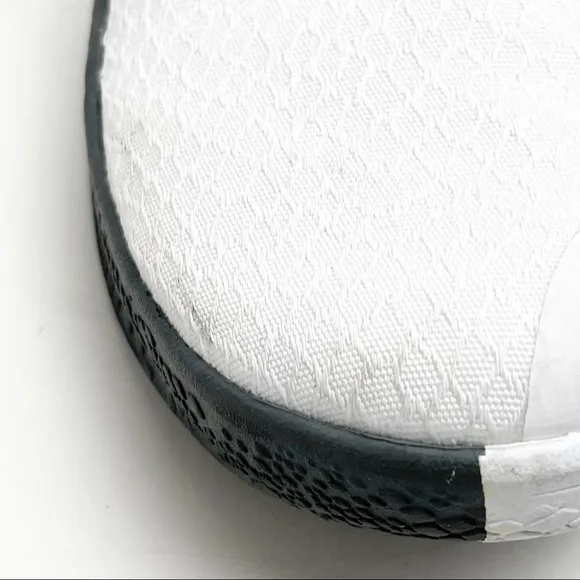 NIKE Mamba Fury White Wolf Gray Platinum Snakeskin Textured Athletic Sneakers