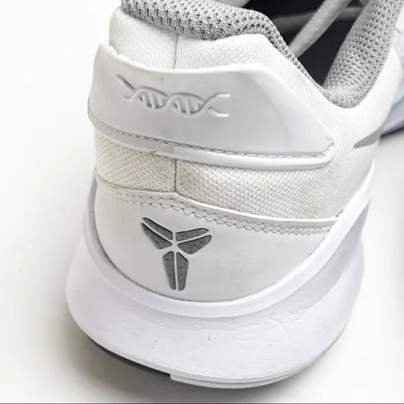 NIKE Mamba Fury White Wolf Gray Platinum Snakeskin Textured Athletic Sneakers