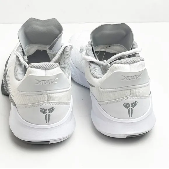 NIKE Mamba Fury White Wolf Gray Platinum Snakeskin Textured Athletic Sneakers