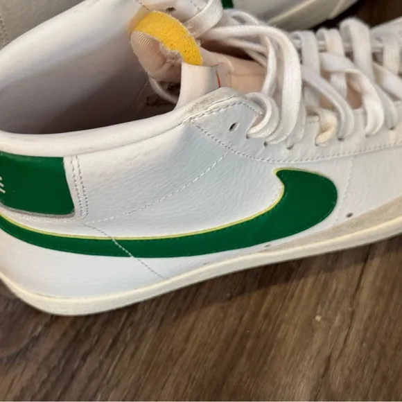Nike Men’s Blazer Mid ‘77 Vintage Sneakers BQ6806-115 White / Pine Green Sz 8.5