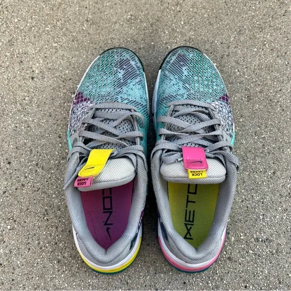 NIKE Metcon 8 'Graffiti Graphics' Women's Training Shoes Blue Gray Pink 7.5