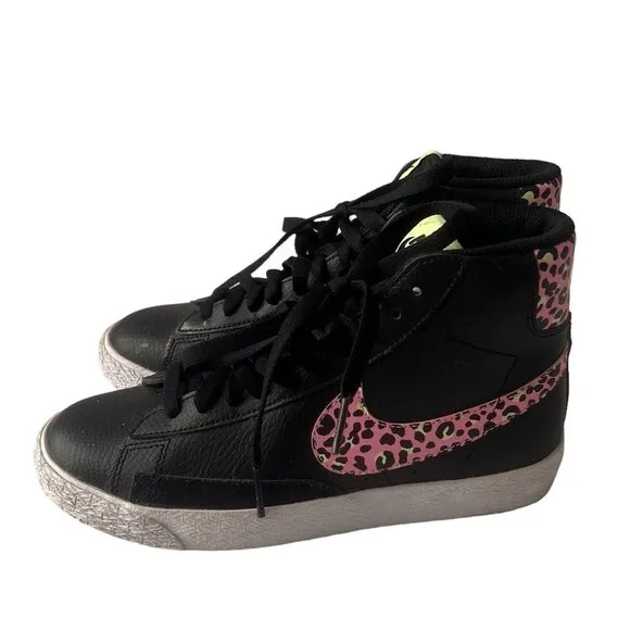 Nike sb blazer shoes pink black mid suede pink salt sneakers