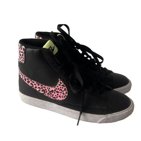 Nike sb blazer shoes pink black mid suede pink salt sneakers