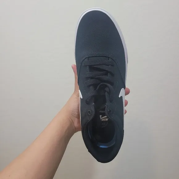 Nike SB charge canvas sneaker black white shoes 8M