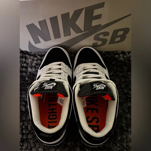 Nike TightBooth SB Dunk Low Pro Black and White Sneakers/Skateboard Shoes Size 8
