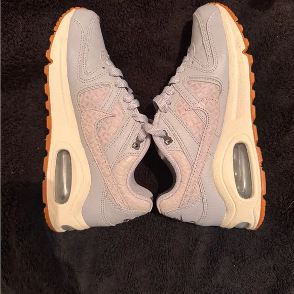Nike Women's Air Max Command PRM