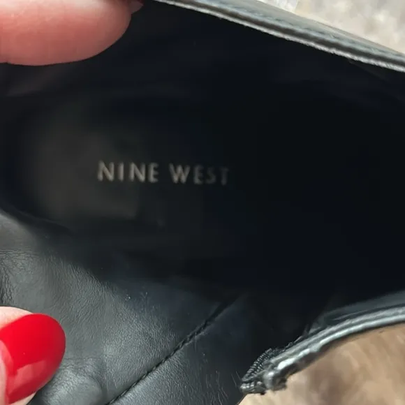 Nine West heeled booties size 8.5