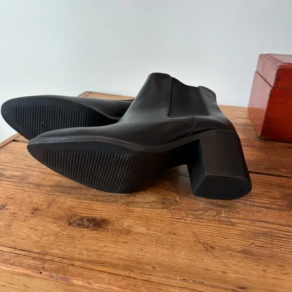 Nisolo Heeled Chelsea Boots