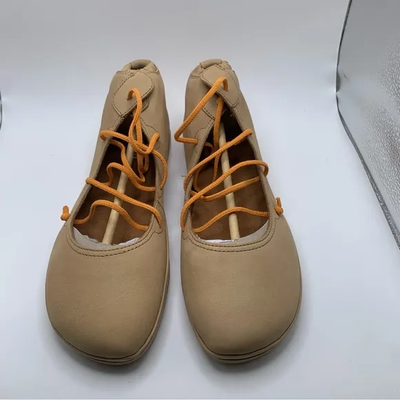 NWB Camper Runner Up womens Ankle Boot biege size US 11 flats leather