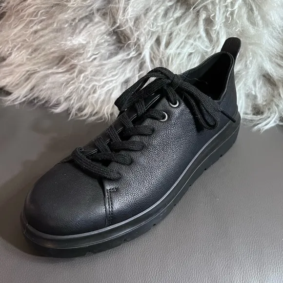 NWOB $170 ECCO Black Fluidform Leather Sneakers