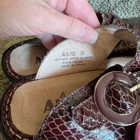NWOB Alegria Brown Snake Texture Leather Clogs Mules Shoes Size 35 or 5 - 5.5