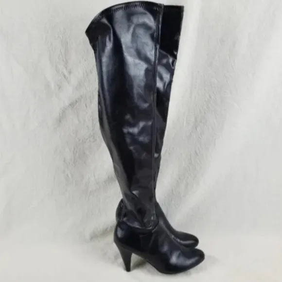 NWOB Chinese Laundry Kingdom over the knee boots
