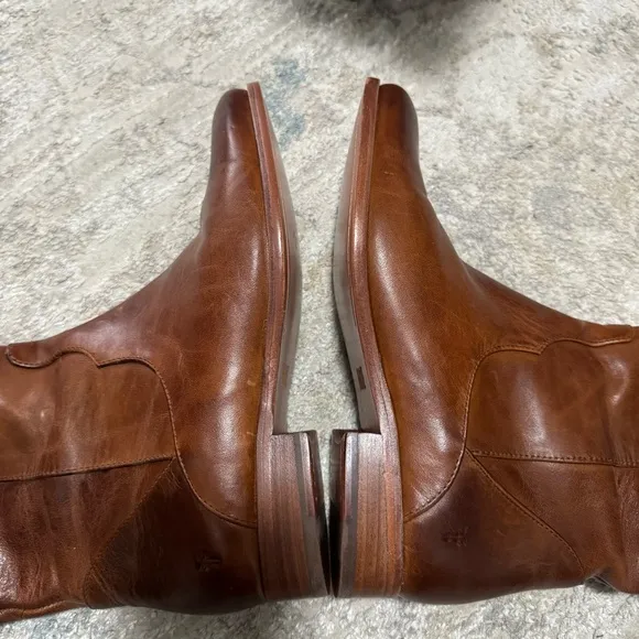 NWOB Frye Brown Frye Carly Shield Caramel Leather Tall Boots Size 9