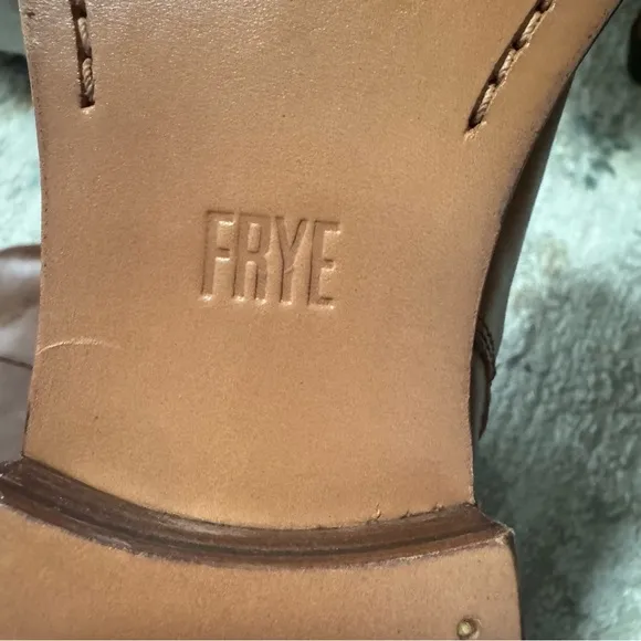 NWOB Frye Brown Frye Carly Shield Caramel Leather Tall Boots Size 9