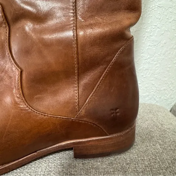 NWOB Frye Brown Frye Carly Shield Caramel Leather Tall Boots Size 9