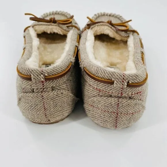 NWOB Minnetonka Moccasins Women’s Fabric Gina Trapper Tan/Herringbone Size 6