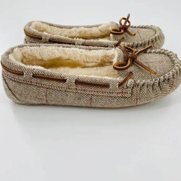 NWOB Minnetonka Moccasins Women’s Fabric Gina Trapper Tan/Herringbone Size 6
