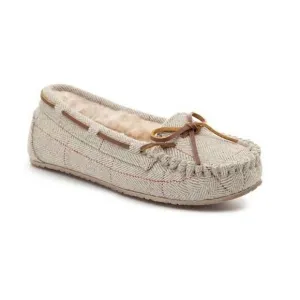 NWOB Minnetonka Moccasins Women’s Fabric Gina Trapper Tan/Herringbone Size 6