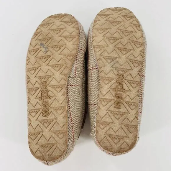 NWOB Minnetonka Moccasins Women’s Fabric Gina Trapper Tan/Herringbone Size 6