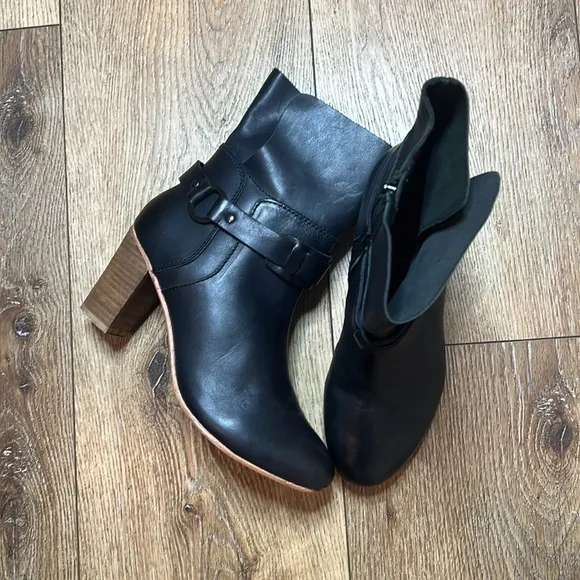 NWOB Oobash Lea Black Stack Heeled Boots Size 10