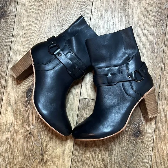 NWOB Oobash Lea Black Stack Heeled Boots Size 10