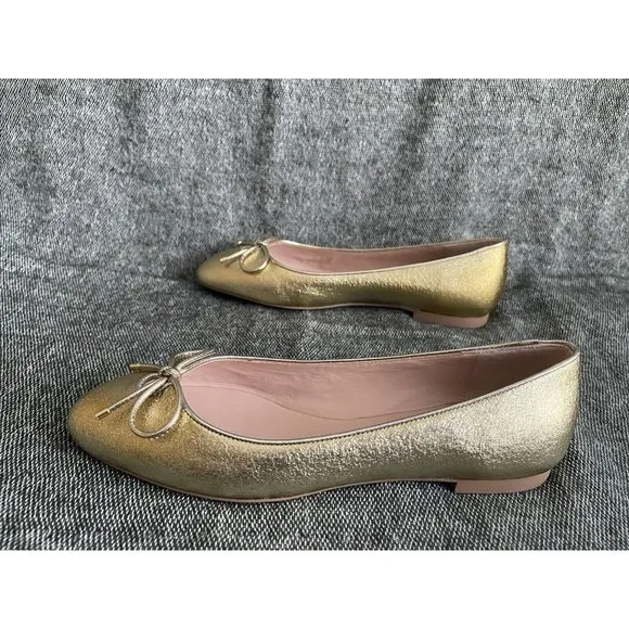 NWOB Stuart Weitzman Gold Leather Gabby Bow Flats 05-19 DA - Size 8M