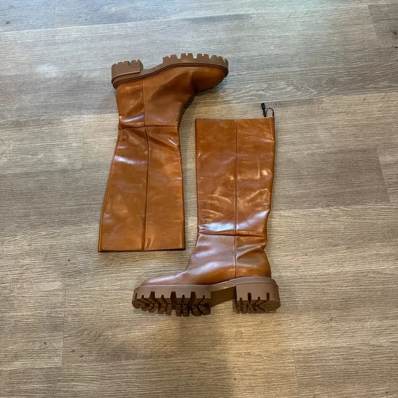 NWOB! Zara Genuine Flat Leather Tall Lug Sole Platform Pull On Boots