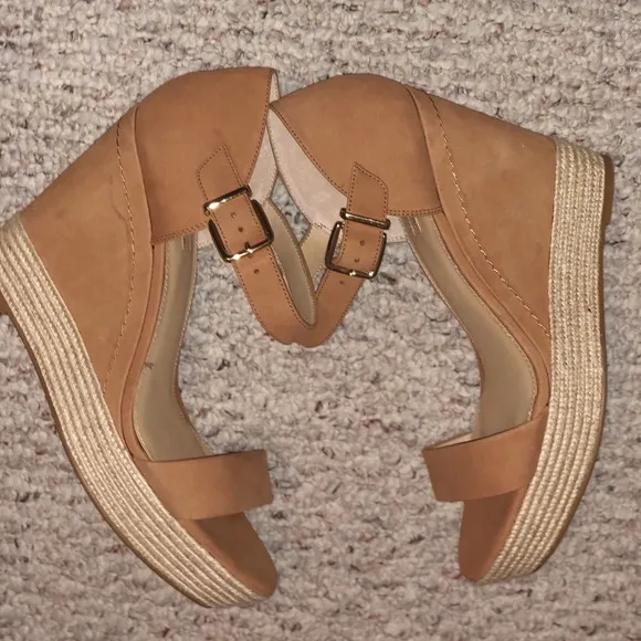 NWOT ANTONIO MELANI BOHO Tan Suede Espadrille Heels/Wedges/Platforms