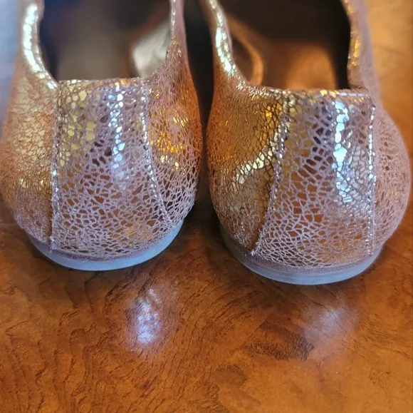 NWOT Banana Republic Round Gold Shimmer Metallic Speckled Leather Flat Shoes