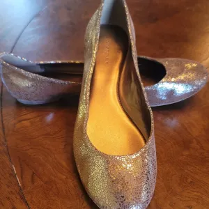 NWOT Banana Republic Round Gold Shimmer Metallic Speckled Leather Flat Shoes