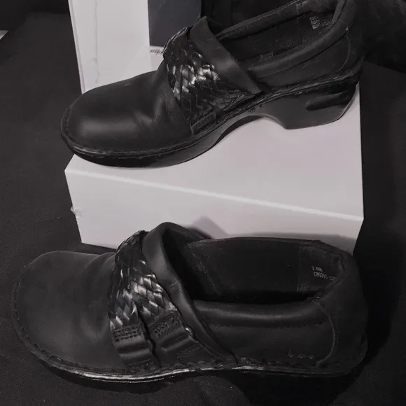 NWOT B.O.C. Black Oneya Clogs size 7 1/2 M