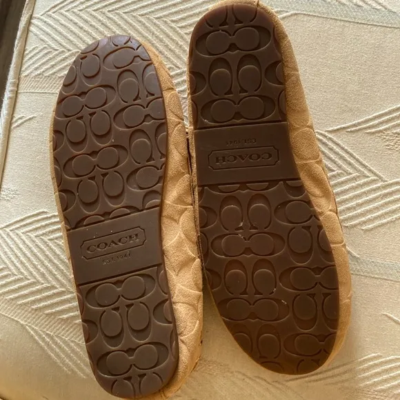 NWOT Coach Anita camel moccasins